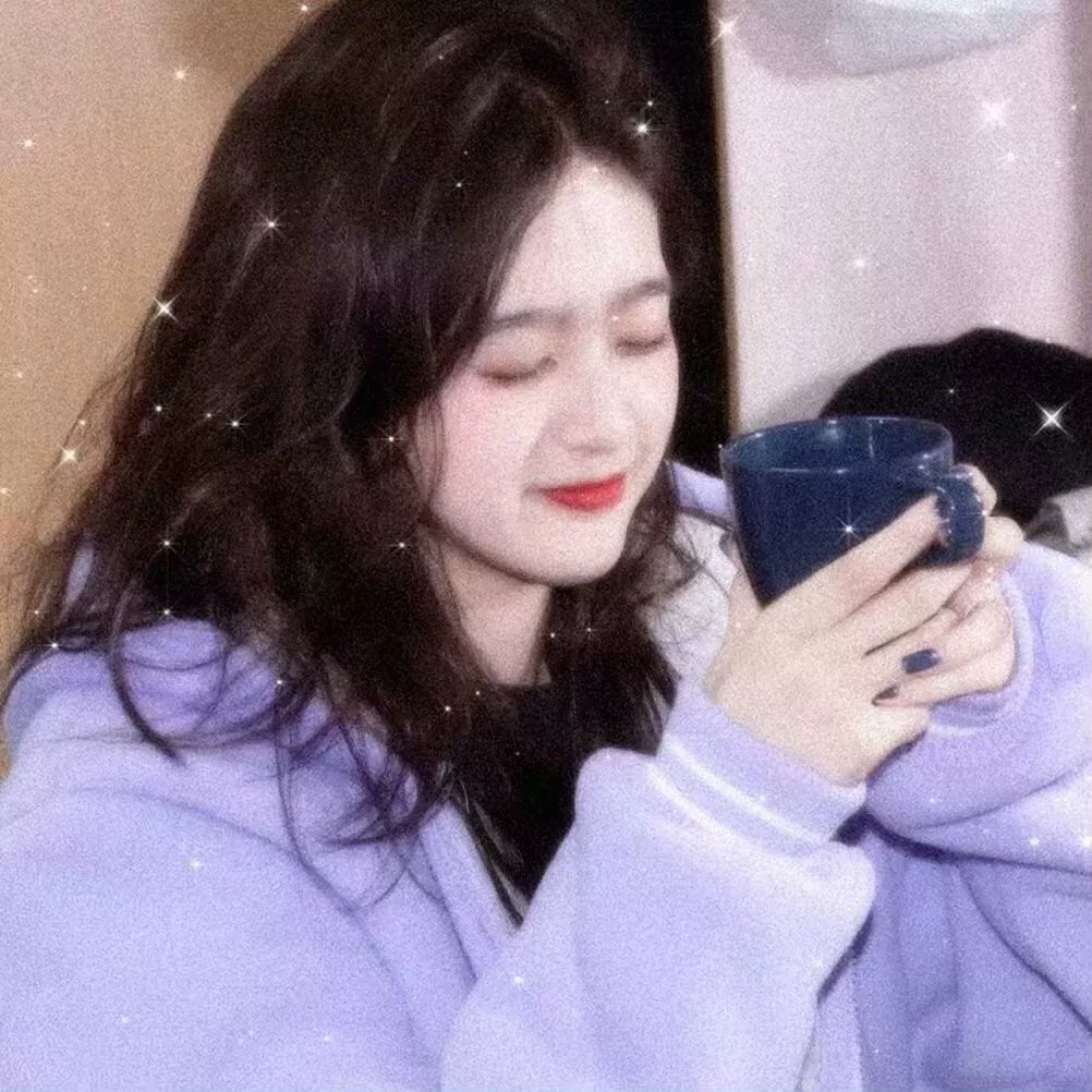 时尚女王：Iris的华丽传奇